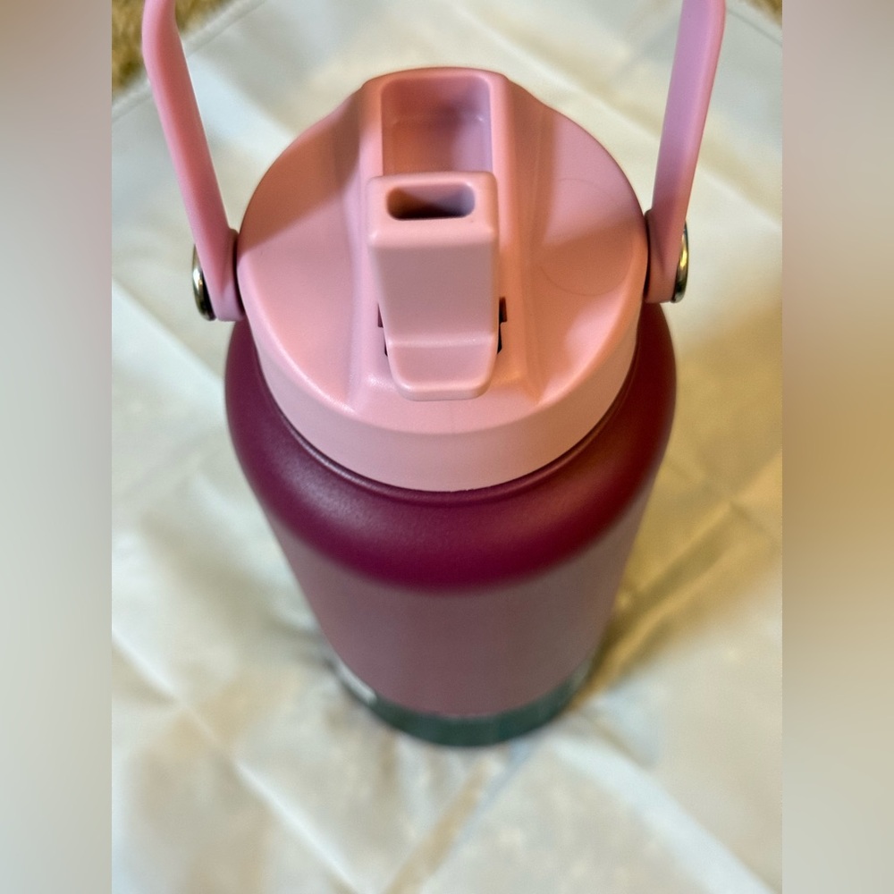 Puma Berry and Black Hydration Bottle - Picture 4 of 6